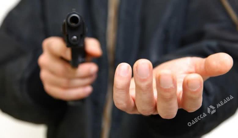 В Аркадии жестоко избили и ограбили иностранца