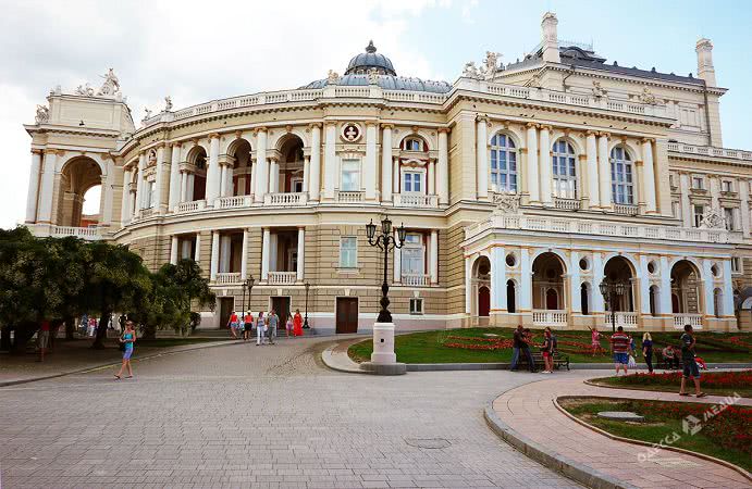 В Южной Пальмире 30 августа стартует V фестиваль искусств «Бархатный сезон в Одесской опере»