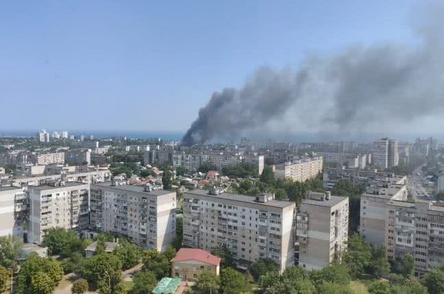 В Черноморске тушили крупный пожар в развлекательном центре
