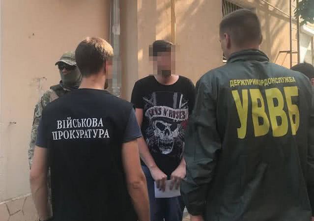 В Одесской области пограничник распространял наркотики среди сослуживцев (видео)