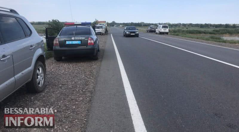 На трассе Одесса-Рени Mitsubishi снес отбойник