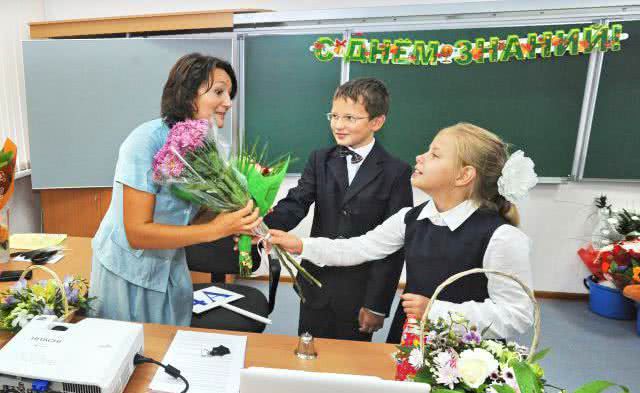 Одесских школьников просят не дарить цветы на первое сентября