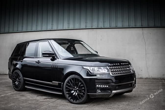 Кража Range Rover средь бела дня: одесская полиция нашла угнанный внедорожник