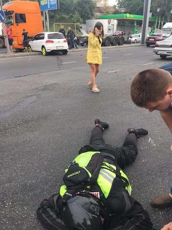 Появилось видео ДТП на Балковской, где сбили мотоциклиста