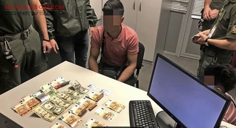 В Одессе иностранцы при помощи взятки пытались попасть в Украину