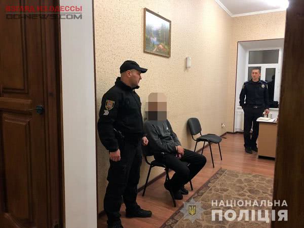 В Одесской области полицейский использовал табельное оружие для успокоения хулиганов
