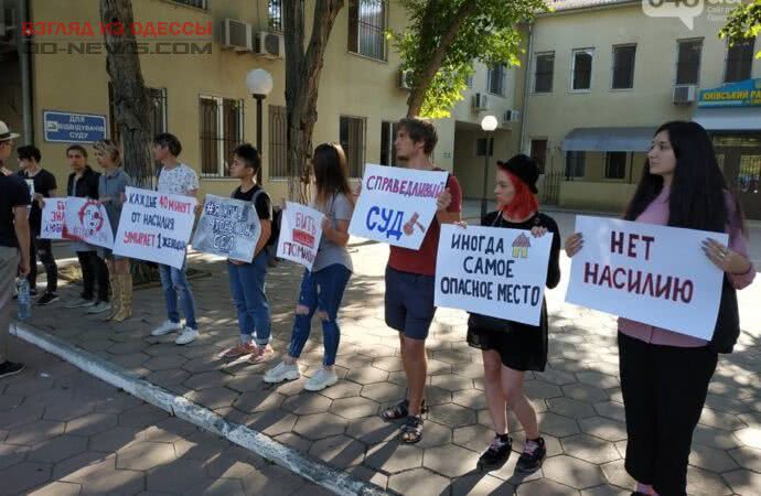 Одесситы решительно настроены посадить тирана, едва не убившего жену