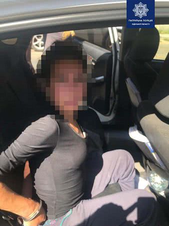 В Одессе женщина ограбила прохожую и была сразу поймана