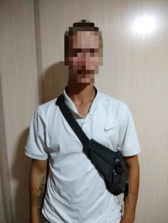 В Затоке полиция остановила жителя Аккермана, который разгуливал по курорту с пистолетом