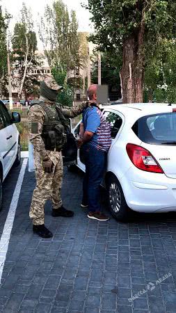 Одессит пытался переправить в ЕС афганцев, но погорел на взятке