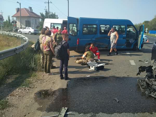 В Одесской области произошло ДТП, в результате которого пострадали 6 человек. Фото