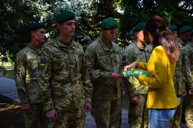 "Я имею право!": пограничникам Измаильского отряда разъясняли их права специалисты центра юридической помощи