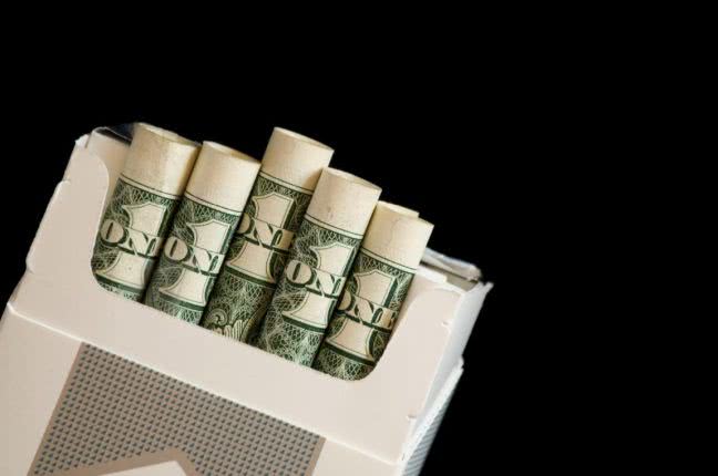 Курящим одесситам: цены на сигареты могут взлететь до 100 грн