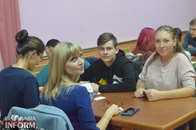 Молодежные команды Бессарабии сыграли в Измаиле в "Что? Где? Когда?" - лидерство получили хозяева турнира