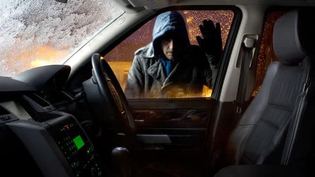 В Одессе автоворы обчистили грузовик экспедитора