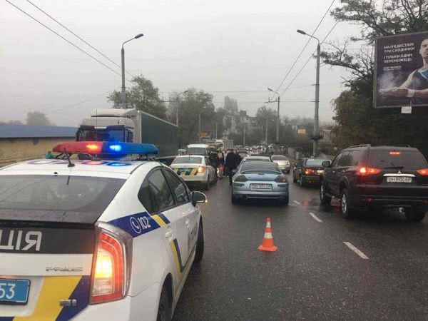 ДТП на Ивановском мосту в Одессе: столкнулись 6 автомобилей, два человека пострадали (ФОТО)