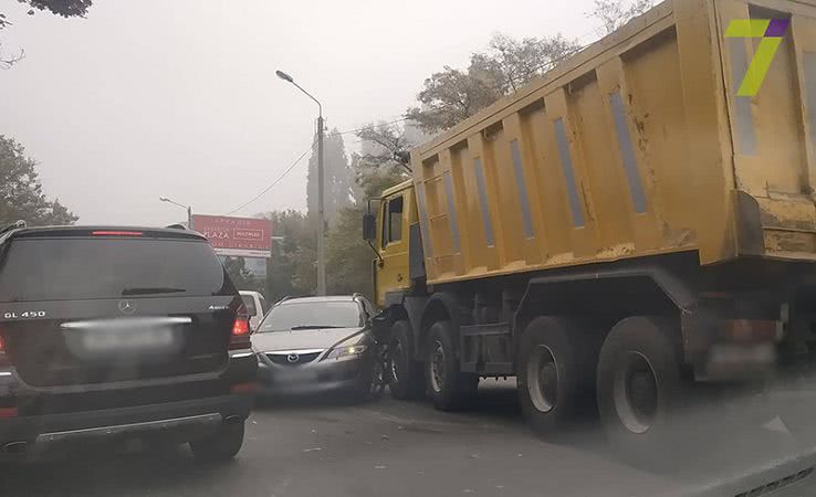 Из-за ДТП в Одессе образовалась большая пробка (фото)