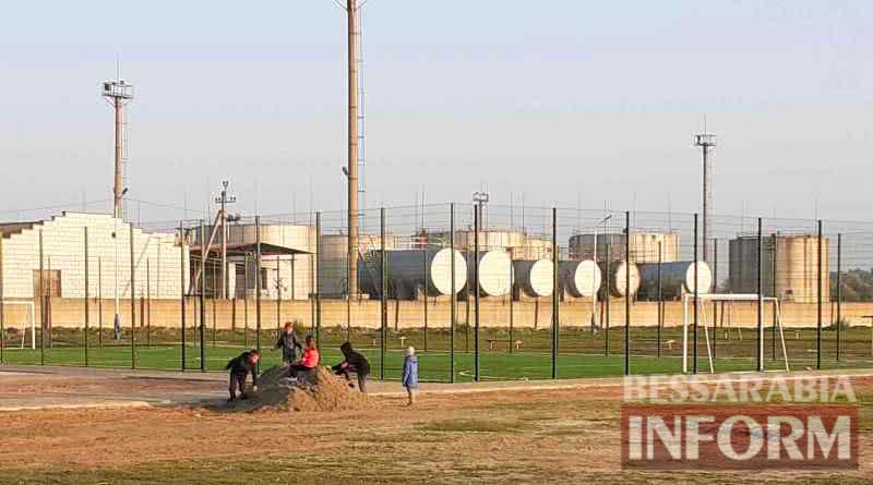 Дополнит спорткомплекс на СРЗ: в Килии распорядились подаренной городу детской площадкой