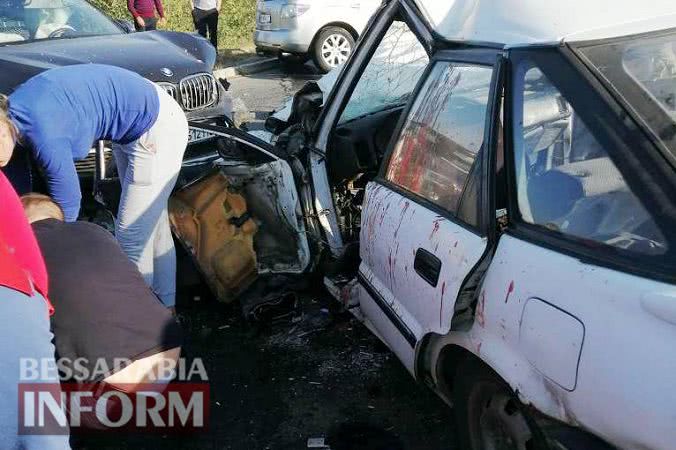 Трое пострадавших: на автодороге Одесса-Рени в районе Старых Троян произошло лобовое столкновение Тoyota и BMW
