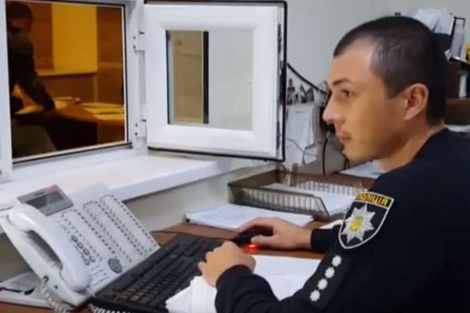 Одеські правоохоронці на гарячому викрили іноземця, який обікрав автомобіль місцевої жительки
