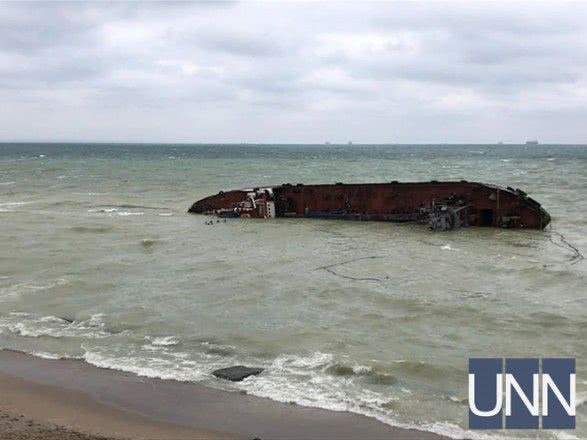 В уряді розповіли, як ліквідовуються наслідки аварії з танкером біля Одеси