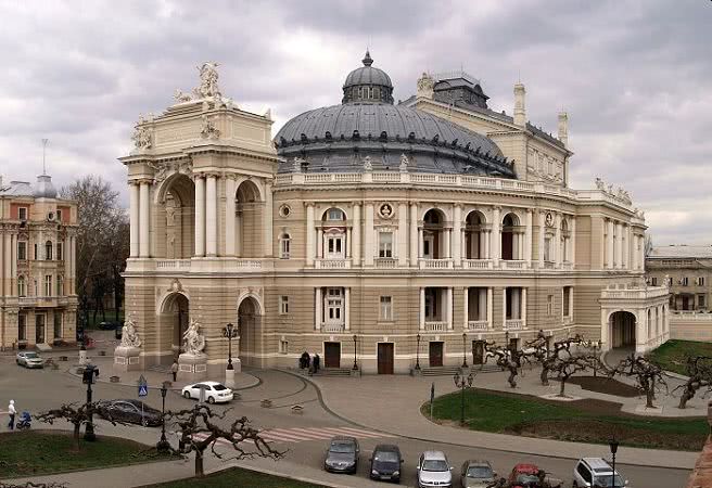 Одесский оперный театр станет первым в стране, где установят металлодетекторы
