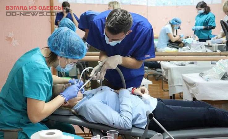 Школу-интернат в Одесской области посетили стоматологи-волонтеры