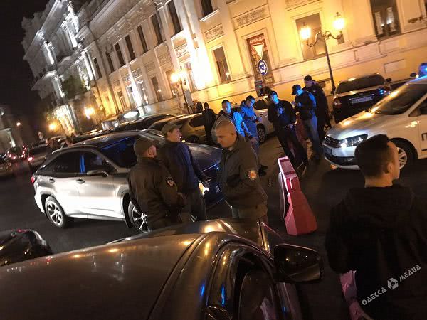 На Екатерининской площади активисты и патрульные устроили скандал (фото)