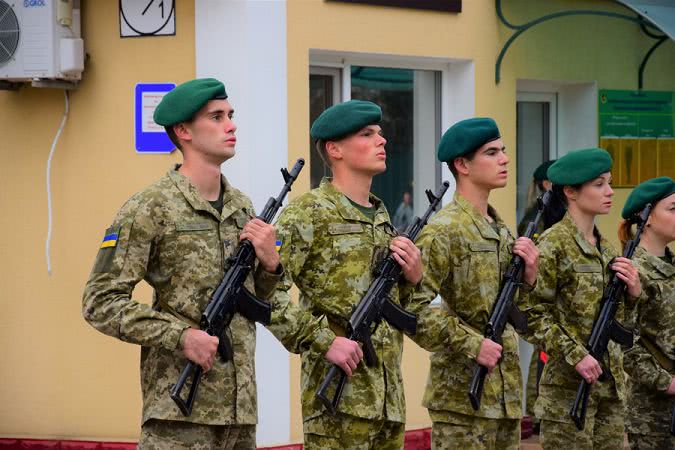 В Измаильском пограничном отряде военнослужащие присягали украинскому народу (фото)