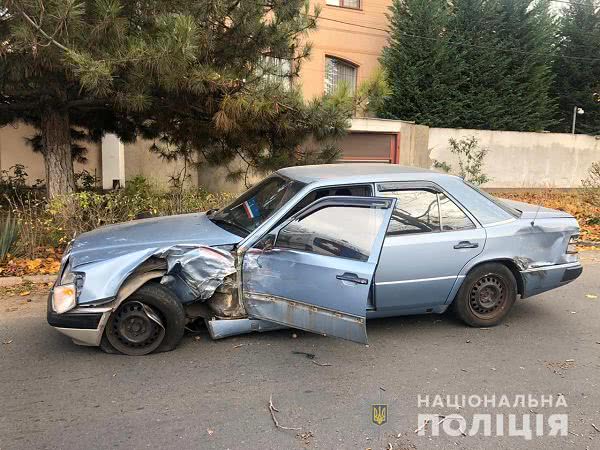 В Одессе столкнулась легковушка и машина скорой помощи: есть пострадавшие. Фото