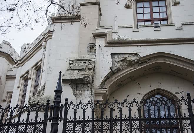 Памятник архитектуры в самом центре Одессы теряет свой вид (фото)