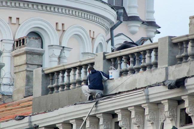 В Одессе капитально ремонтируют старинный дом на Привокзальной площади