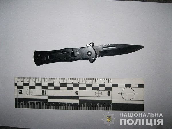 В Белгороде-Днестровском пьяный пассажир ударил таксиста ножом