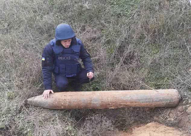 В Одесской области обезвредили реактивный снаряд (фото, видео)