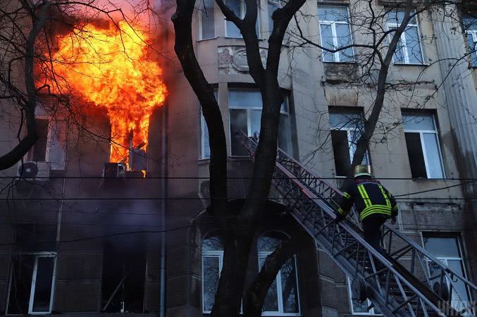 В Одеській ОДА назвали ймовірну причину масштабної пожежі в коледжі