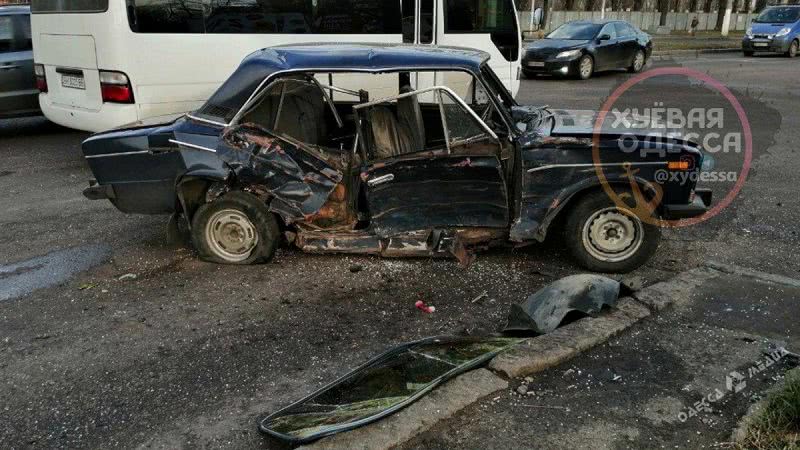 В Одессе в ДТП пострадал водитель «Жигулей» (фото)