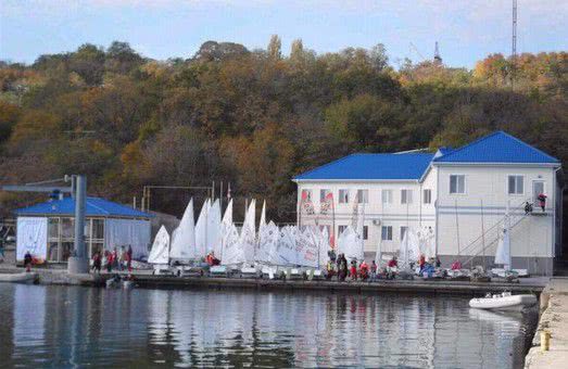 Черноморский яхт-клуб в Одессе пока не будут продавать