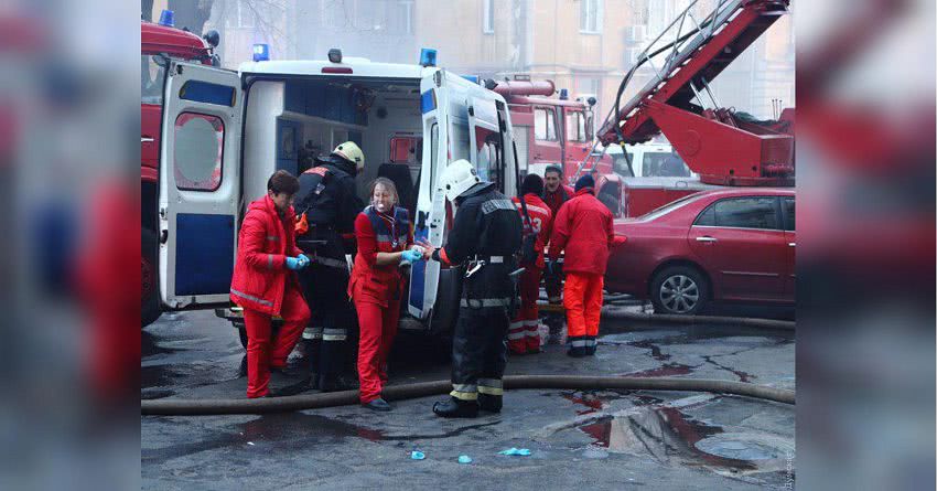 Стало известно о первой жертве пожара в колледже Одессы: кем она была