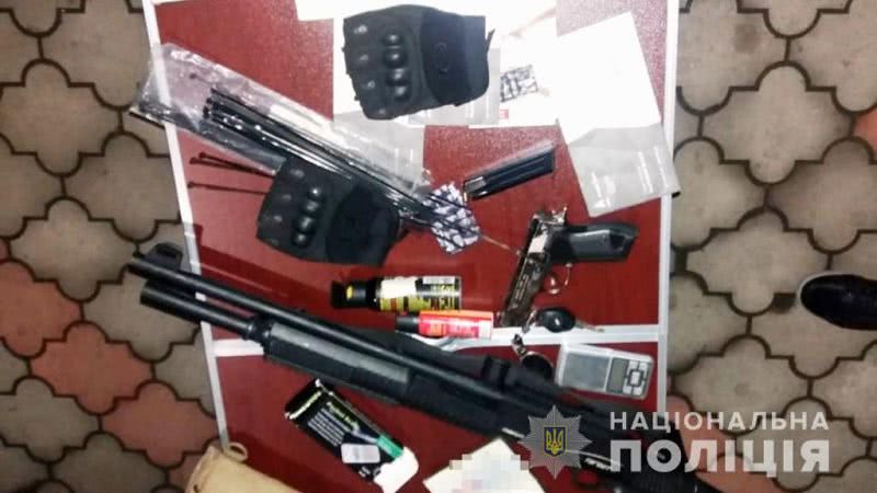 Двух одесситов избили, обстреляли из пневмата и лишили автомобиля (фото)