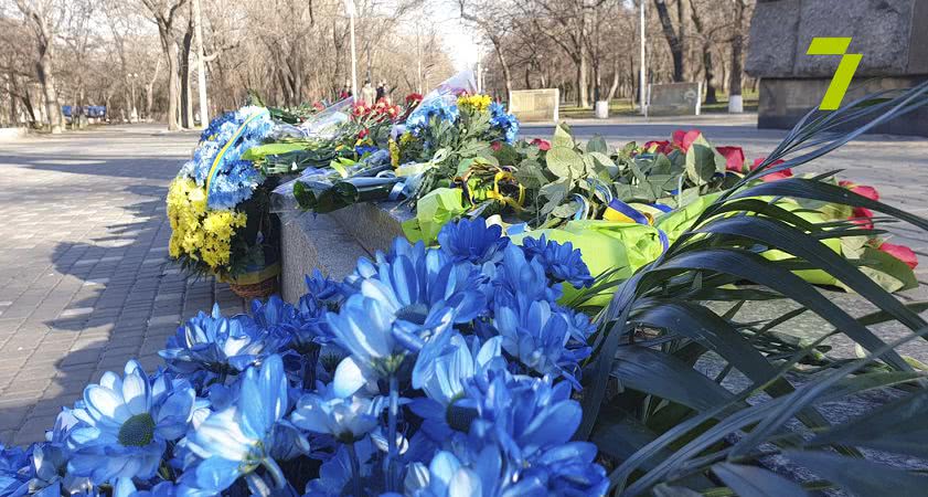 В Одессе празднование Дня Соборности началось с возложения цветов (фото)