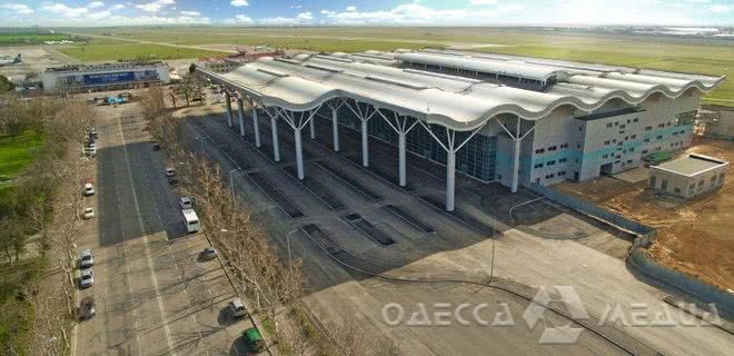 Новая взлетно-посадочная полоса в Одессе: дата окончания строительства и история с «не тем оборудованием»