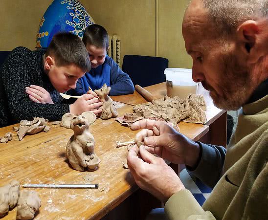 В Арцизе на мастер-классе лепили символ Нового года (ФОТО)