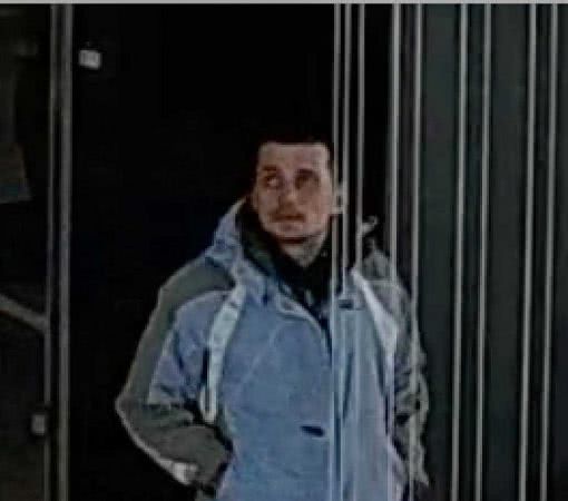 В Одессе мужчина украл квадрокоптеры из магазина техники, но его лицо сняла камера наблюдения (ВИДЕО)