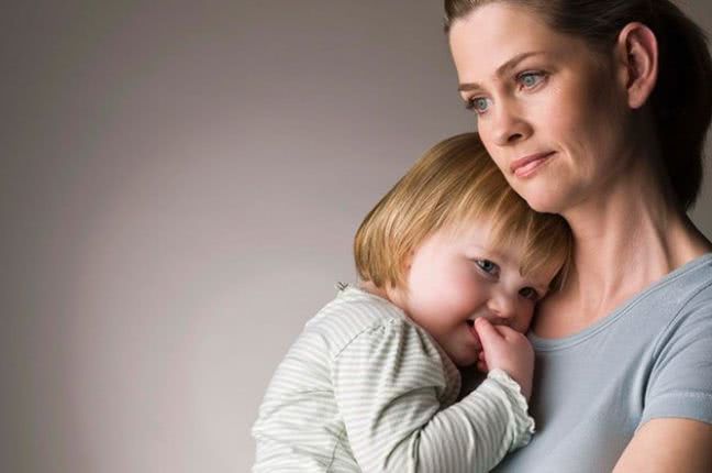 Помощь матерям-одиночкам повысят в два этапа