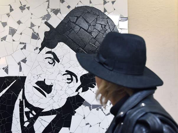 В Одессе показали удивительные картины из мозаики (фото)