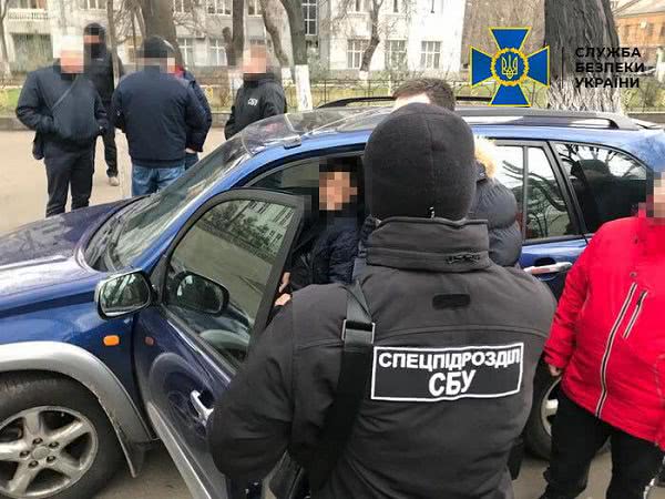 В Одессе погорел на взятке главный инспектор управления Гоструда (фото)