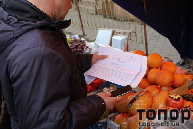 В Белгороде-Днестровском начали ежедневную борьбу со стихийной торговлей