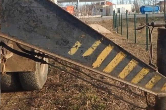 В Одесской области ребенка ударил по голове проезжающий мимо автокран