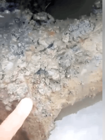 В Арцизе воду приходиться подавать по латанным-перелатанным трубам