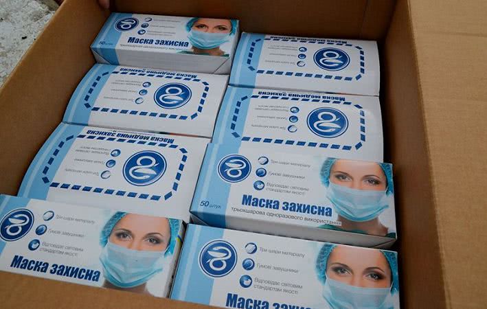 В Тарутинскую райбольницу активисты передали 1000 защитных масок и 20 литров спирта